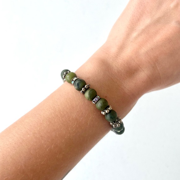 Green Stone Beaded Bracelet Stretch Boho Handmade Style - Picture 3 of 3